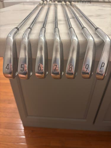 2023 Titleist t100 4-pw RH stiff s200 Dynamic Gold Tour Issue shafts