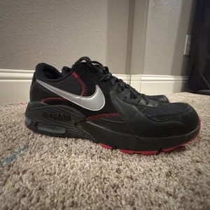 Men's Size M 10.5 (W 11.5) Nike Tennis Shoes (Used)