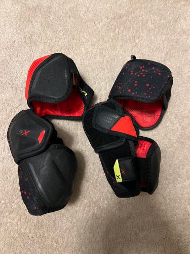 Intermediate Medium Bauer Vapor 3x Elbow Pads (Used)