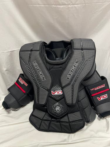 Large Vaughn V10 Pro Carbon Goalie Chest Protector (New)