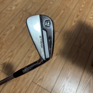 Men's Wilson Staff 7 Iron Right Handed Stiff Flex (Used)