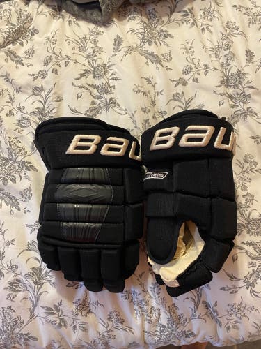 Pro Stock Black Bauer Kane Specs short cuff Pro Series Gloves