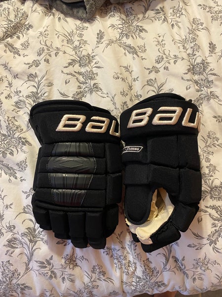 Pro Stock Black Bauer Kane Specs short cuff Pro Series Gloves