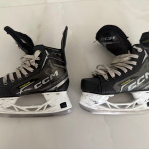 CCM Tacks XF 70 Hockey Skates Size 1 (Used)