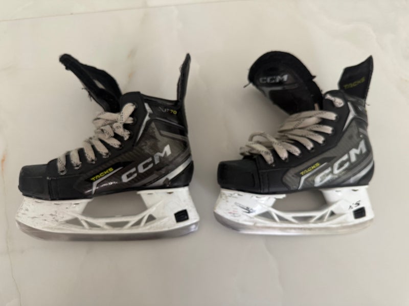 CCM Tacks XF 70 Hockey Skates Size 1 (Used)