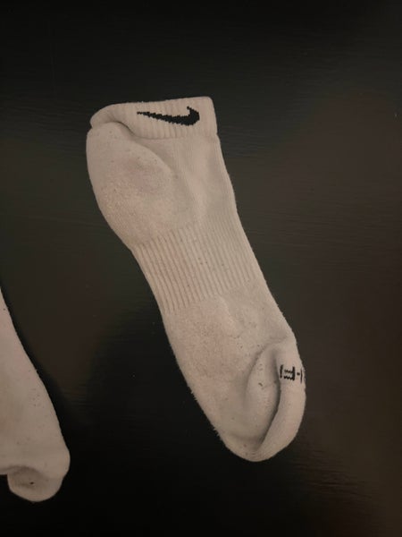 White Adult Unisex Large/Extra Large Nike Sock (Used)