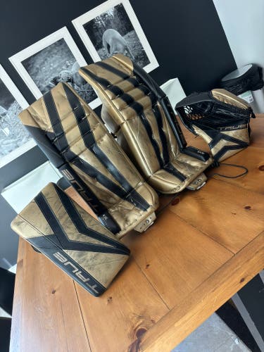 29" 2025 True Catalyst SE Goalie Leg Pads (Used)