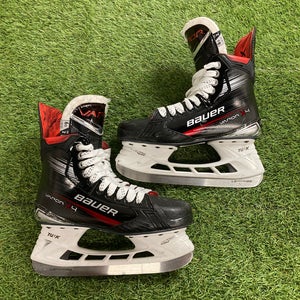 Senior Bauer Vapor X4 Hockey Skates Size 6.5 (Used)
