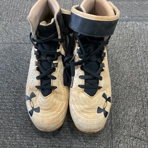 Used Under Armour Jr FB Cleats Black And White Junior 04.5 11614-S000219568