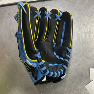 Used Wilson A550 BB/SB Glove LH Throw Royal Blue 11" 11614-S000219826