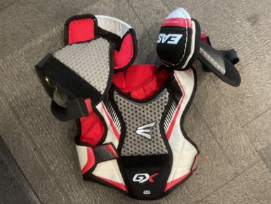 Used Easton SYNERGY Junior Shoulder Pads MD 11614-S000219987