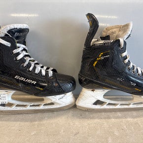 Used Bauer SUPREME M5 PRO Intermediate Hockey Skate Intermediate 4.5 11858-S000078344