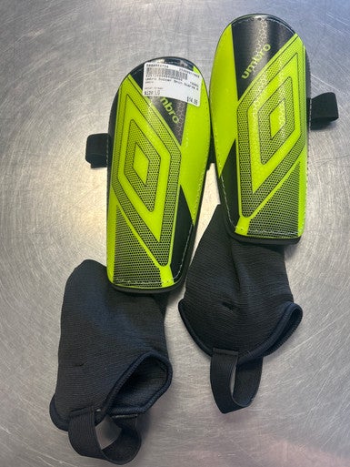 Used Umbro Soccer Shin Guards Adult Green LG 11868-S000064724