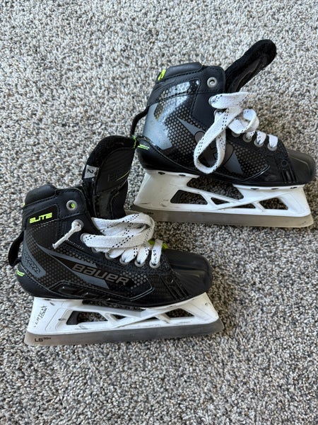 Bauer Hockey Goalie Skates Regular Width Size 2 (Used)