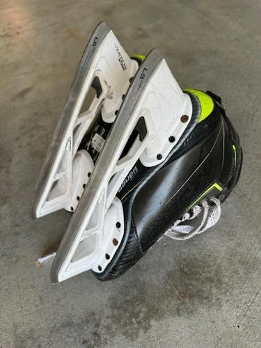 Bauer Elite Hockey Goalie Skates 8.5 FIT 2 (Used)