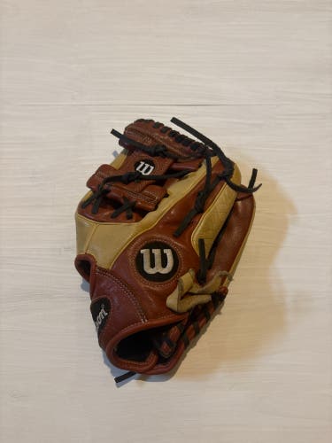 Wilson A550 RH Infield Baseball Glove 10.5" (Used)