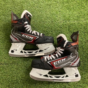 Senior CCM JetSpeed FT490 Hockey Skates Regular Width 8.5 (New)
