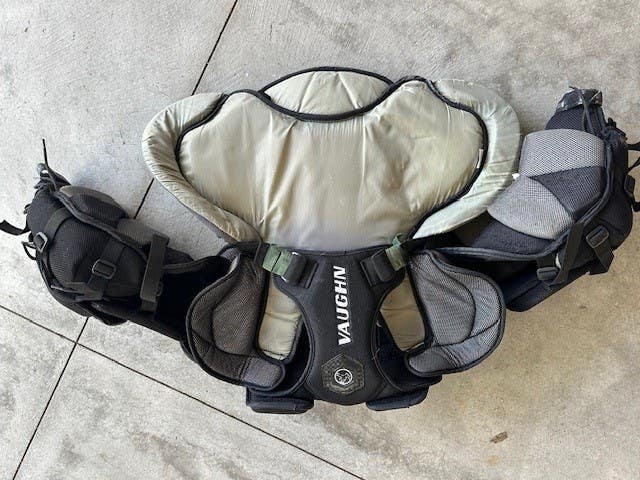 Vaughn Velocity V9 Goalie Chest Protector SMALL (Used)
