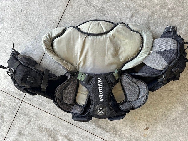 Vaughn Velocity V9 Goalie Chest Protector SMALL (Used)