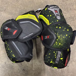 Junior Medium Bauer Vapor 3x Elbow Pads (Used)