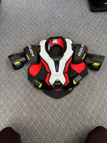 Bauer Vapor Hyperlite Shoulder Pads (New)