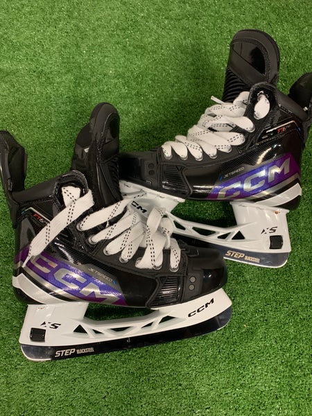 Intermediate CCM JetSpeed FT6 Pro Hockey Skates Regular Width 6.5 (New)