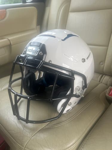 Large Youth Schutt F7 Helmet (Used)