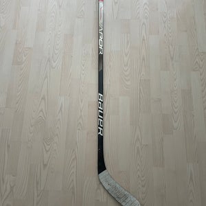 Intermediate Bauer Vapor Hyperlite Left Hand Hockey Stick P88 (Used)