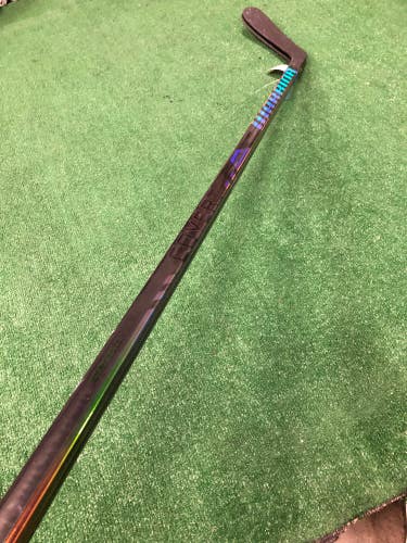 2-Pack 64.5" Senior Warrior Covert QR6 pro Hockey Stick Left Hand P28 Pro Stock (Used)