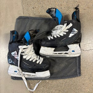 Used True TF9 Hockey Skates | Size 5