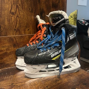Bauer Vapor 4 Hockey Skates Regular Width Size 3 (Used)