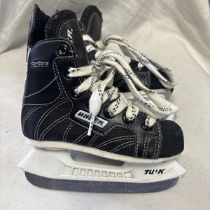 Junior Youth Size 9 Bauer Pantera Ice Hockey Skates. Excellent Condition