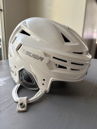 Medium Bauer Re-Akt 150 Helmet (Used)