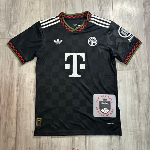 Bayern Munich 3rd Jersey 25/26 | SidelineSwap | Buy and Sell on