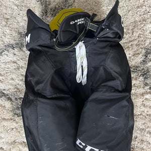 Men's Senior Large CCM Hockey Pants (Used)