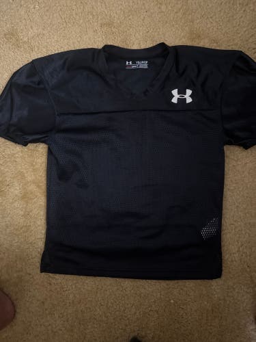 Black Small Boys Under Armour Jersey (Used)
