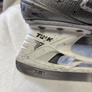 Junior Size 5 Bauer Vapor 3X Ice Hockey Skates. Excellent Condition