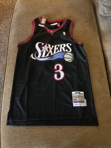 Black Medium Men's Mitchell & Ness Jersey (New)