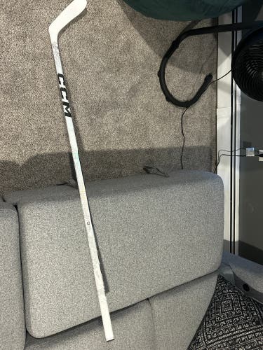 Senior CCM RibCor Trigger 9 Pro Right Handed Hockey Stick P28 (Used)