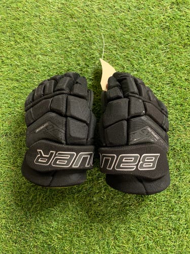 Intermediate Black Bauer Supreme 3S Gloves 12" (Used)