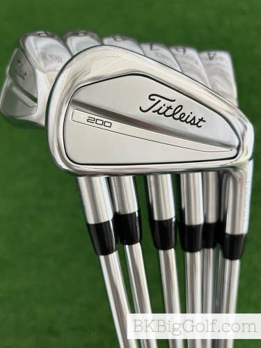 Titleist T200 23 Forged Iron Set 4-P / True Temper AMT Black Stiff