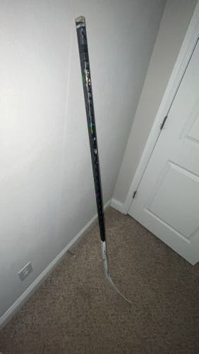 Intermediate Bauer Twitch Right Handed Hockey Stick (Used)