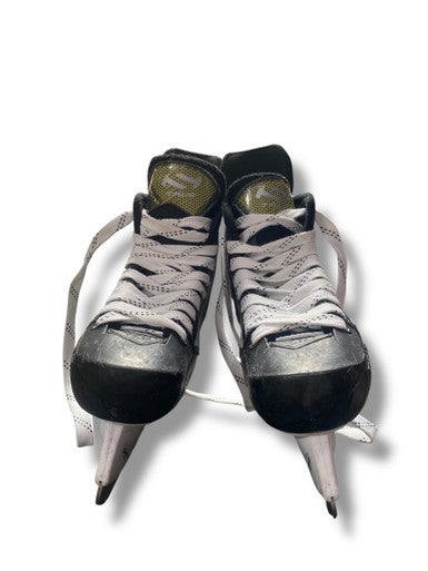 Used True CAT5 Intermediate Hockey Skate Intermediate 4.0 11375-S000365020