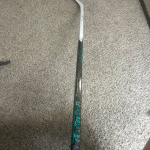 Senior Bauer Twitch Right Handed Hockey Stick P28 (Used)