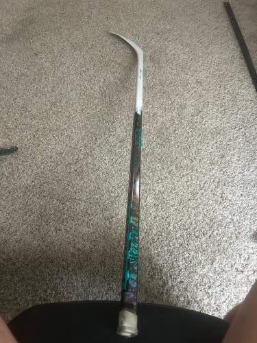 Senior Bauer Twitch Right Handed Hockey Stick P28 (Used)