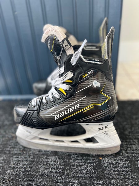 2023 Bauer Supreme M40 Hockey Skates Extra Wide Width Size 2 (Used)