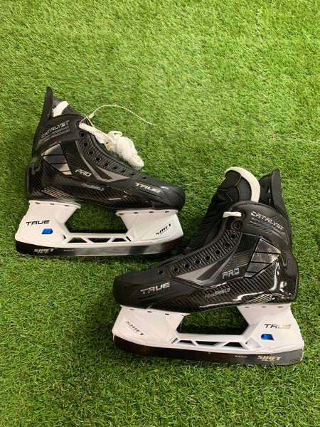 Senior True Catalyst Pro Hockey Skates Regular Width Pro Stock Brady Tkachuk 9 (Used)