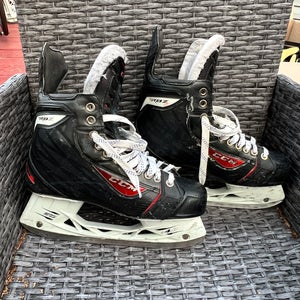 CCM Hockey Skates Regular Width Pro Stock 8 (Used)