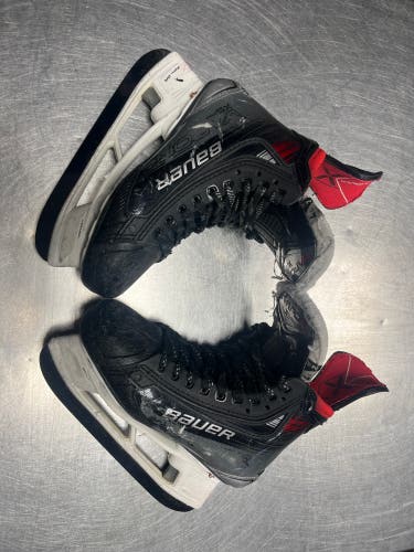 Bauer Vapor X5 Pro Hockey Skates Size 4.5 (Used)