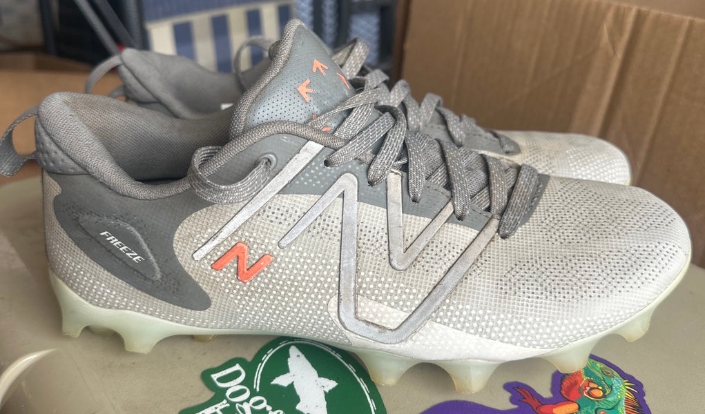 Gray Men's Size M 9.5 (W 10.5) Adult New Balance Freeze 4.0 Low Top (Used)